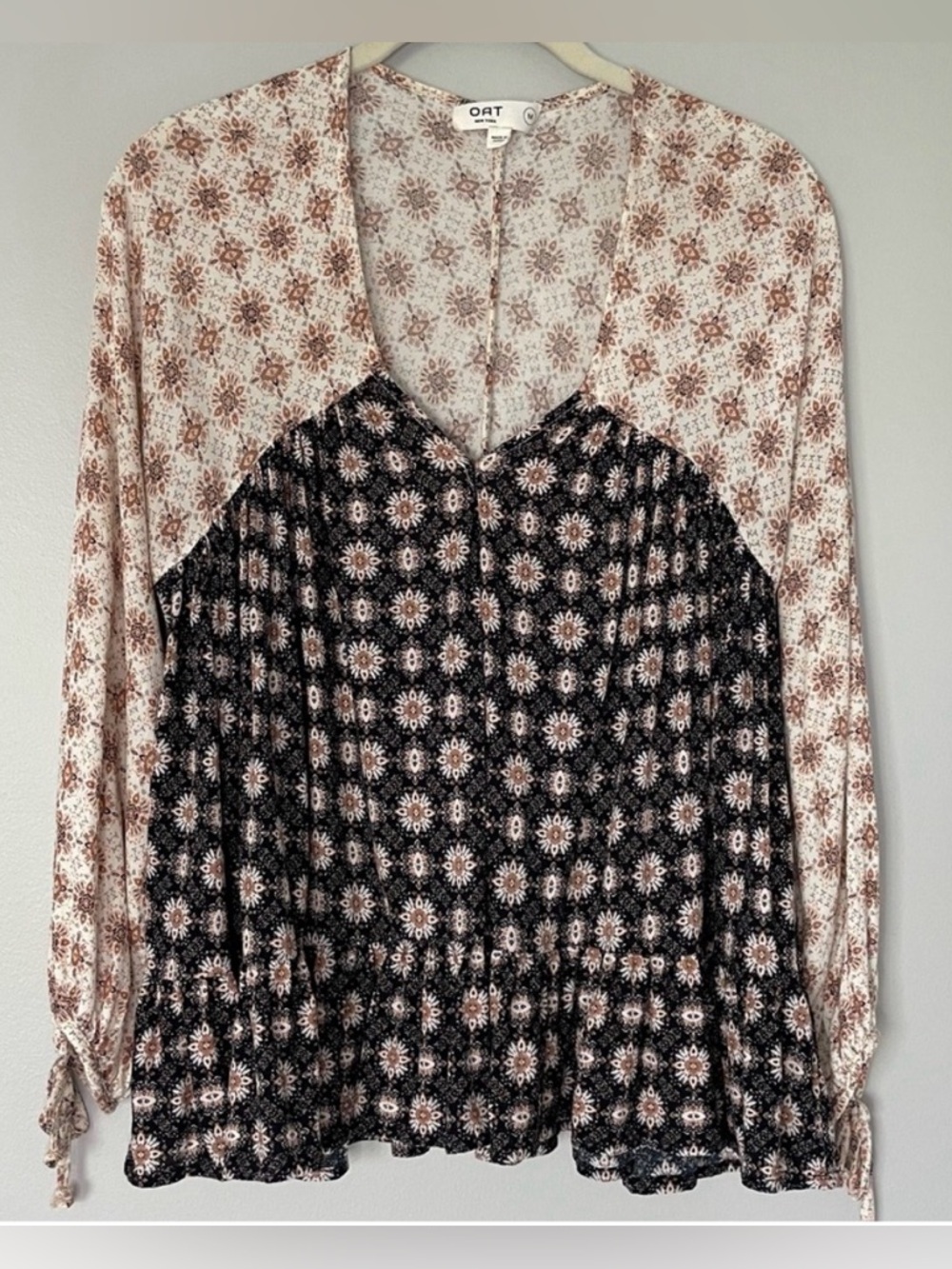 Oat New York Floral Patterned V-Neck Peasant Blouse